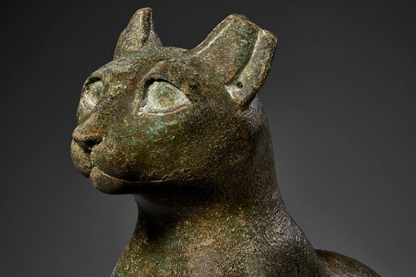 estátua de gato egípcio em leilão